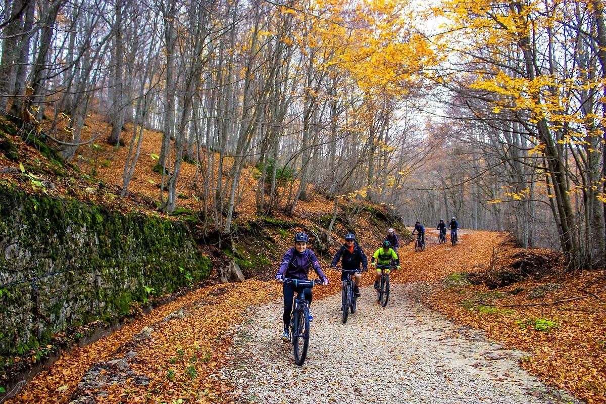 in E-BIKE a Leofara per la sagra della Castagna nel cuore dei Monti della Laga