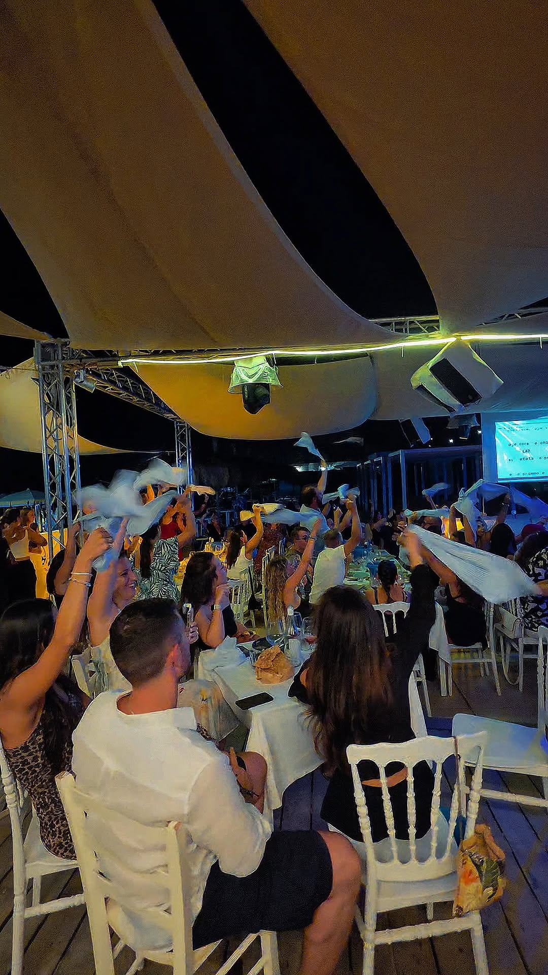 IL KARAOKE LIVE DEL PEPITO BEACH